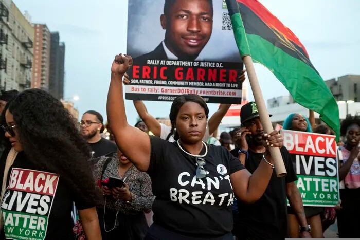 Nypd Judge Recommends Firing Officer In Eric Garner Death 