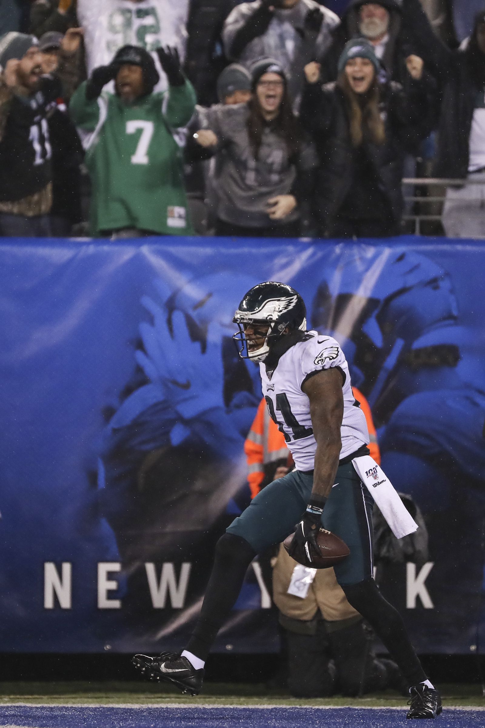 Eagles win NFC East: Carson Wentz can be playoffs star, analysis