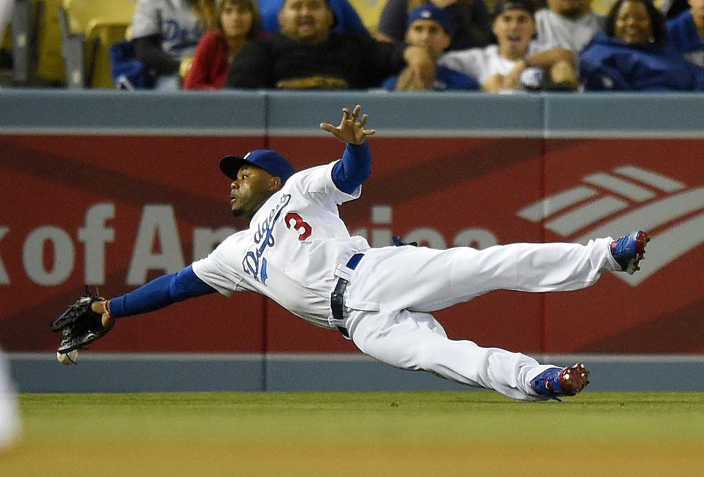 Cliff Lee hurls eight shutout innings as Phillies blank Dodgers, 7-0