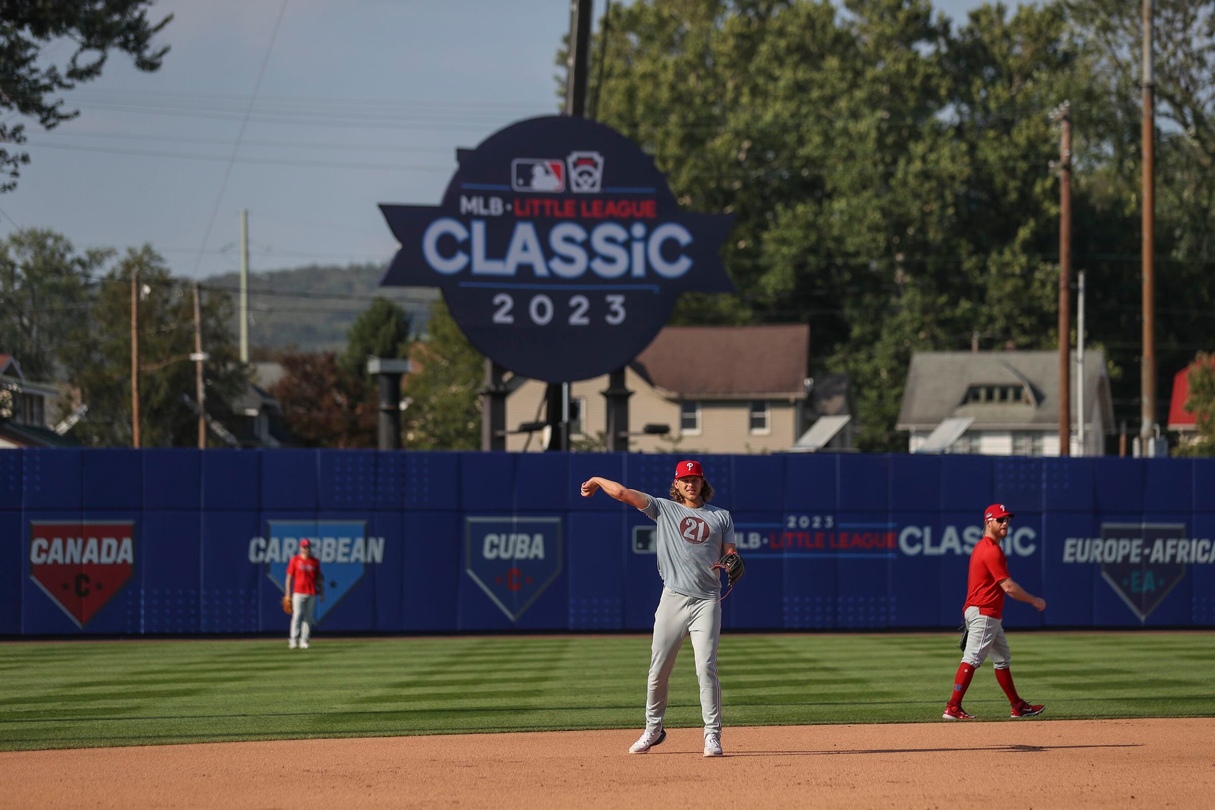 Bryce Harper talks to Henderson Little League World Series team