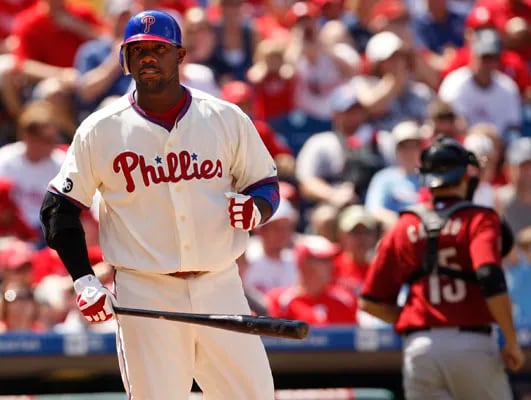 Every time Ryan Howard strikes out, I yell and point at my TV just likeRyan  Howard : r/phillies