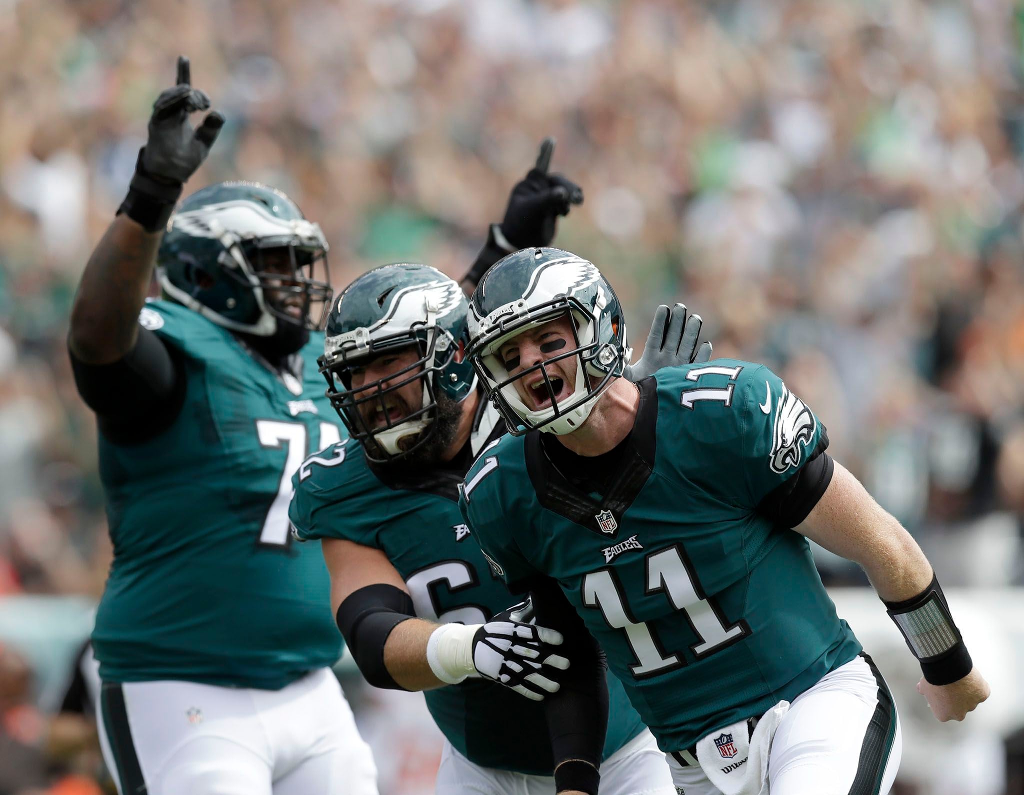 Short day for Eagles' Carson Wentz after long wait for his first