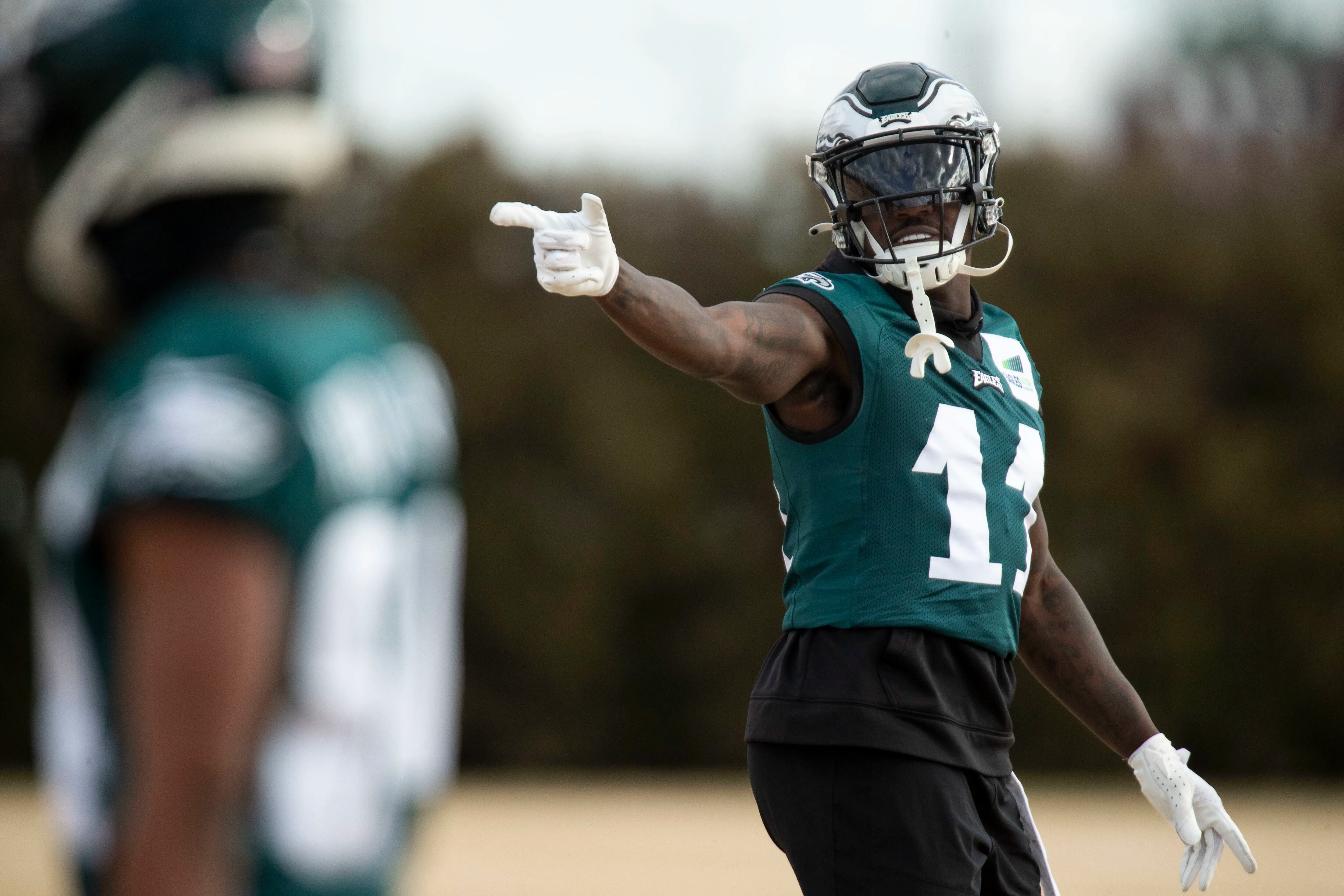 DeVonta Smith, AJ Brown CRUSHING Cleveland in Philadelphia Eagles