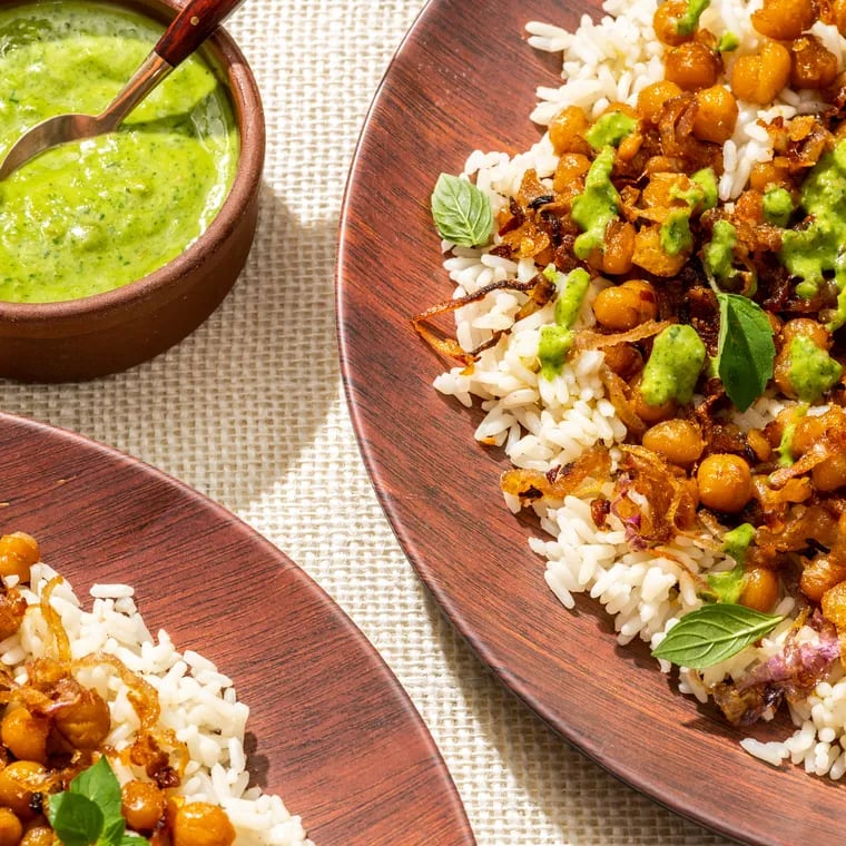 Crispy Chickpeas With Fried Shallots and Cilantro-Mint Chutney. MUST CREDIT: Laura Chase de Formigny for The Washington Post