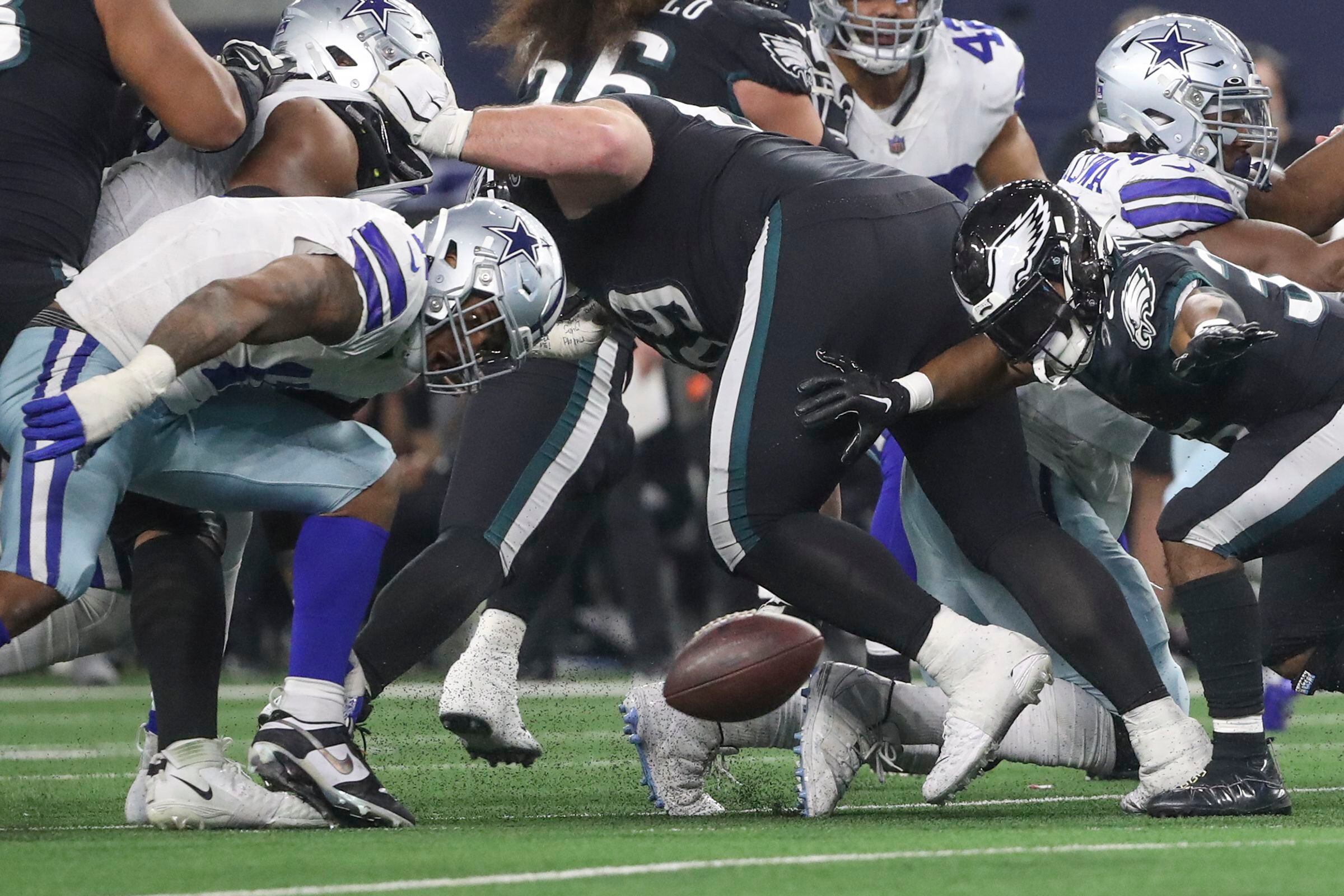 Eagles gift-wrap a win for the Dallas Cowboys on Christmas Eve