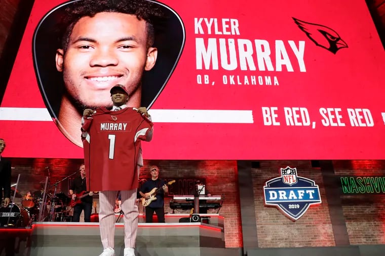 A's top pick Kyler Murray signs, now it's back to Oklahoma