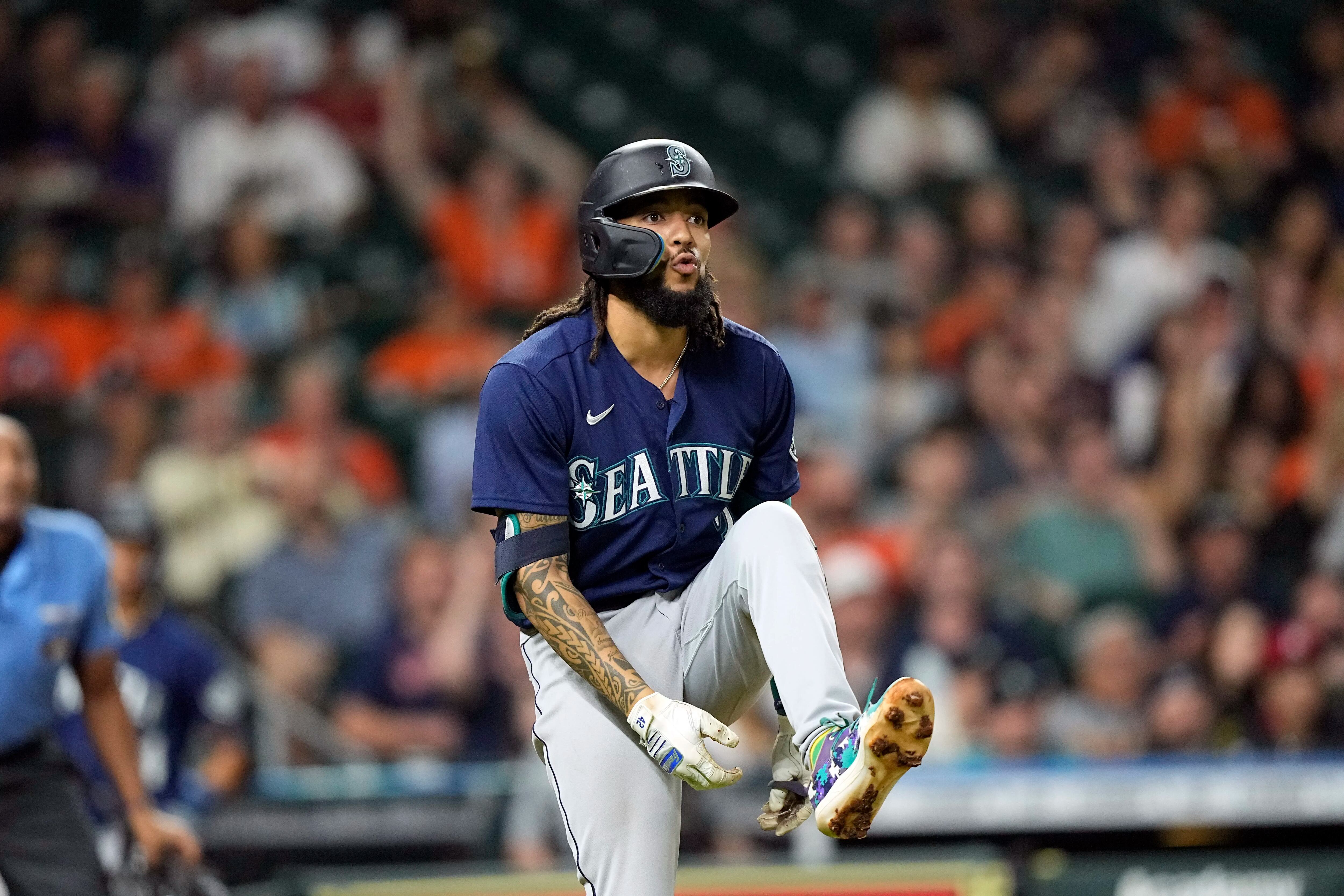 J.P. Crawford signs five-year deal with Mariners