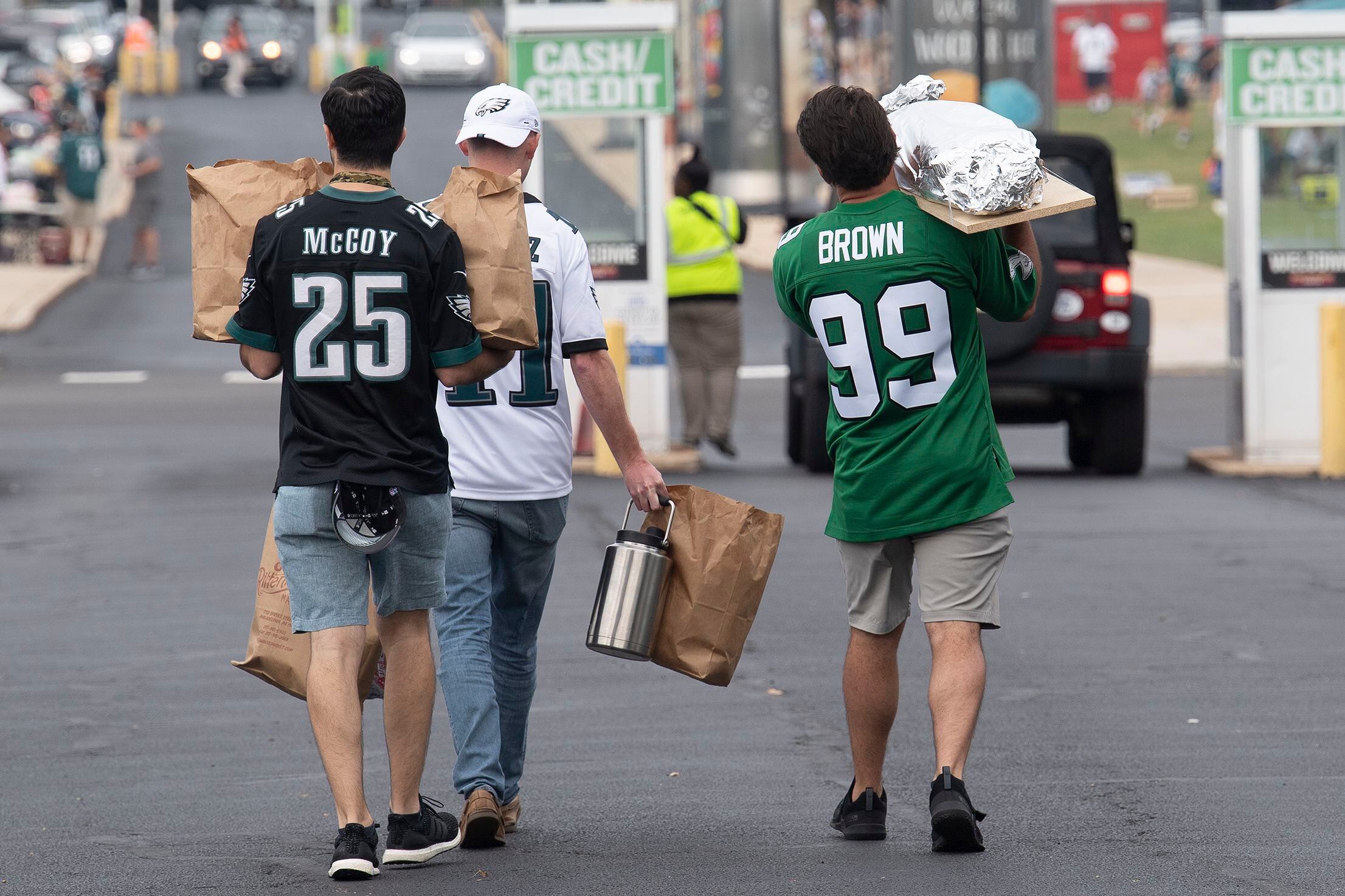 Eagles fans share tailgate traditions before '19 season opener - WHYY