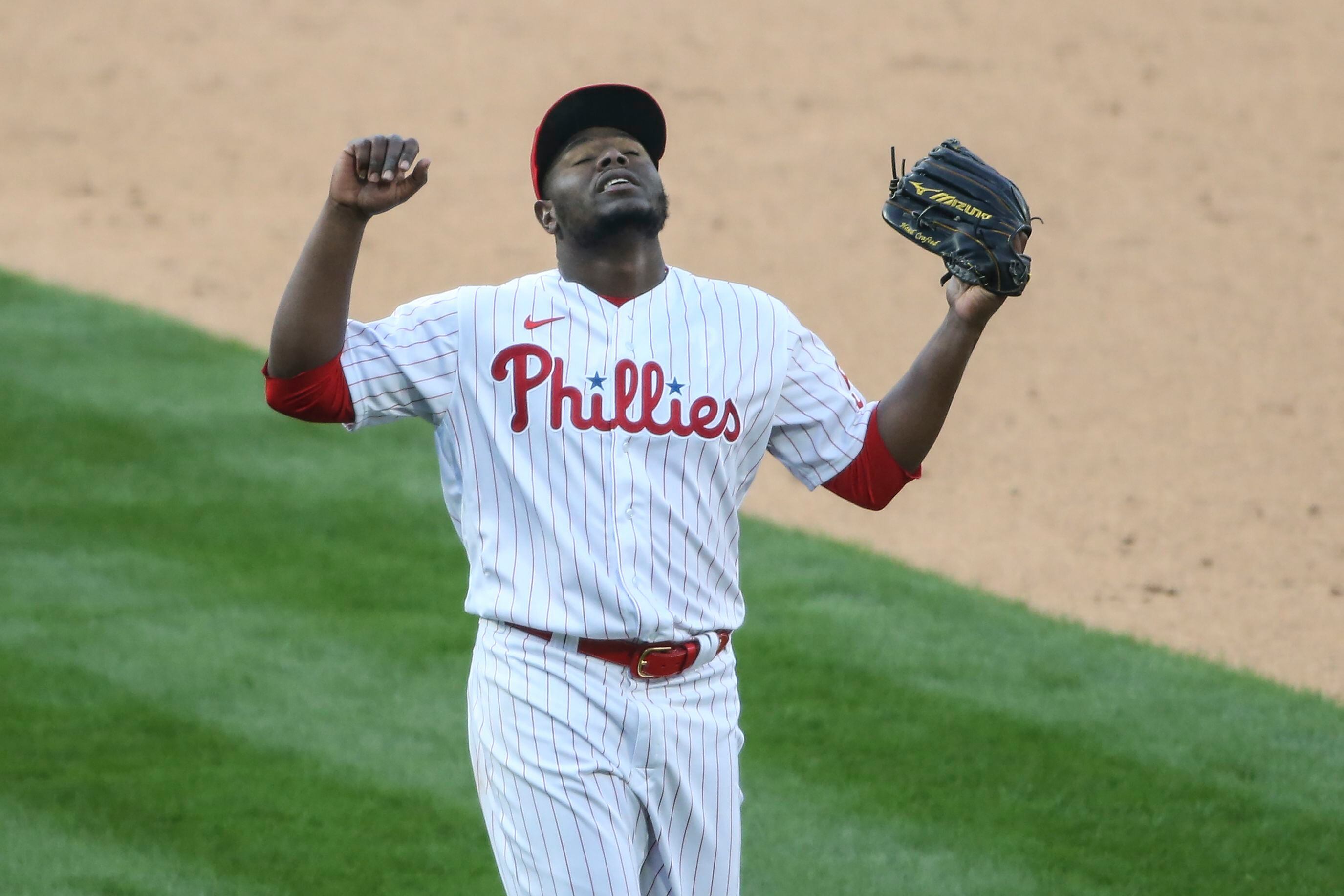 José Alvarado is back with Philadelphia Phillies thanks to a bike, a net,  and his dad