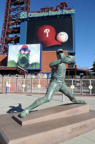 11/08/11, Chuck Bednarik Statue to Be Unveiled at Franklin Field