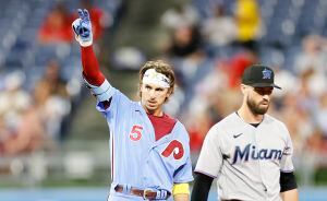 Phillies let one get away as David Robertson blows save in 6-5 loss to  Marlins