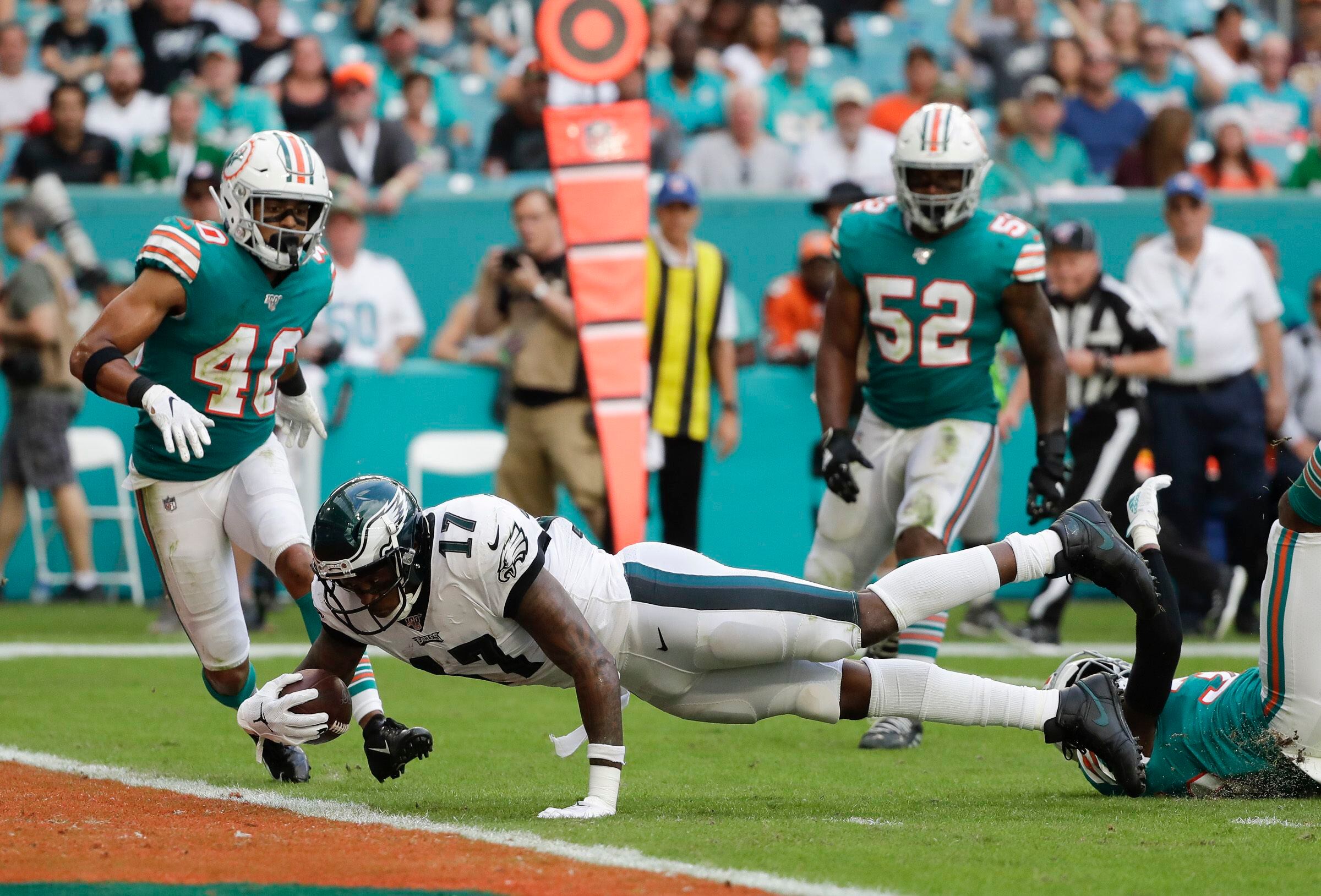 Philadelphia Eagles 21, Miami Dolphins 14: J.J. Arcega-Whiteside's first  career touchdown lifts Birds to halftime lead 