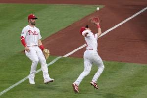 Instant observations: Phillies offense falls flat, Wheeler has costly  hiccup in Game 2 loss