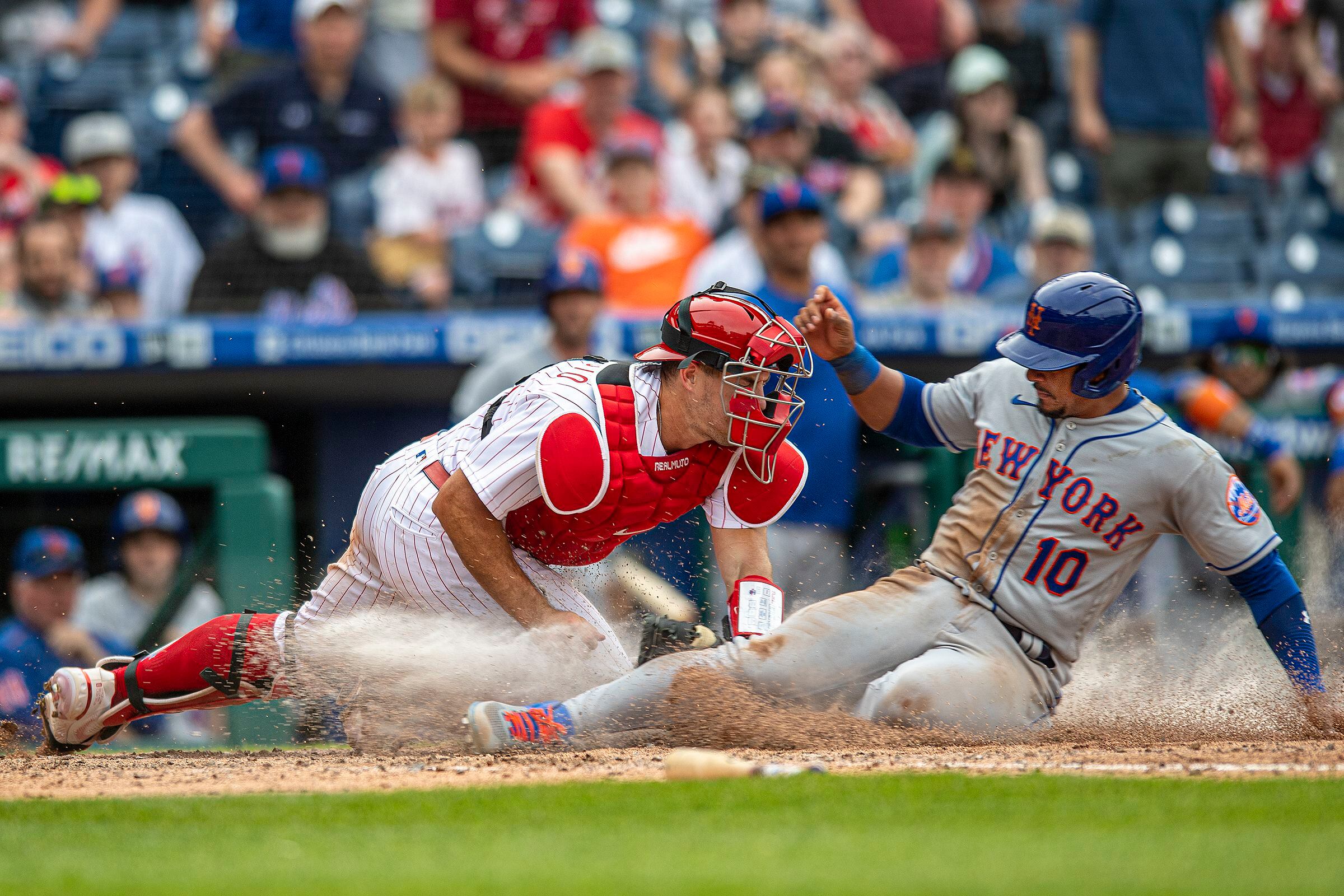 Phillies find another way to lose in 7-4, 11-inning loss to Giants; Jean  Segura breaks finger – The Morning Call