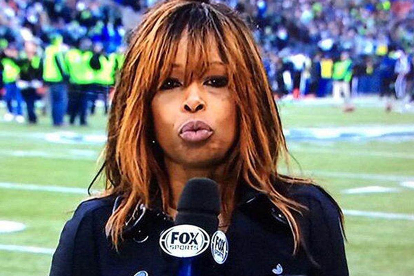 Mirror Mirror Pam Oliver S Hairdo Was A Don T But No Need For Nastiness