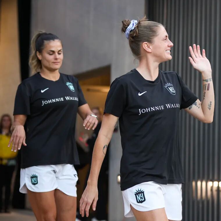 Havertown's Sinead Farrelly (center) returned to playing last year after eight years away, then went to the World Cup with Ireland and won a NWSL title with Gotham FC.