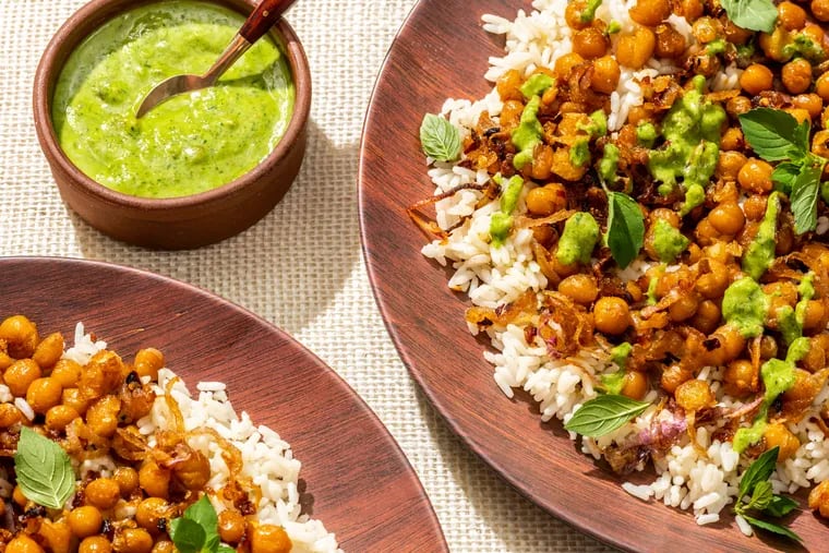 Crispy Chickpeas With Fried Shallots and Cilantro-Mint Chutney. MUST CREDIT: Laura Chase de Formigny for The Washington Post