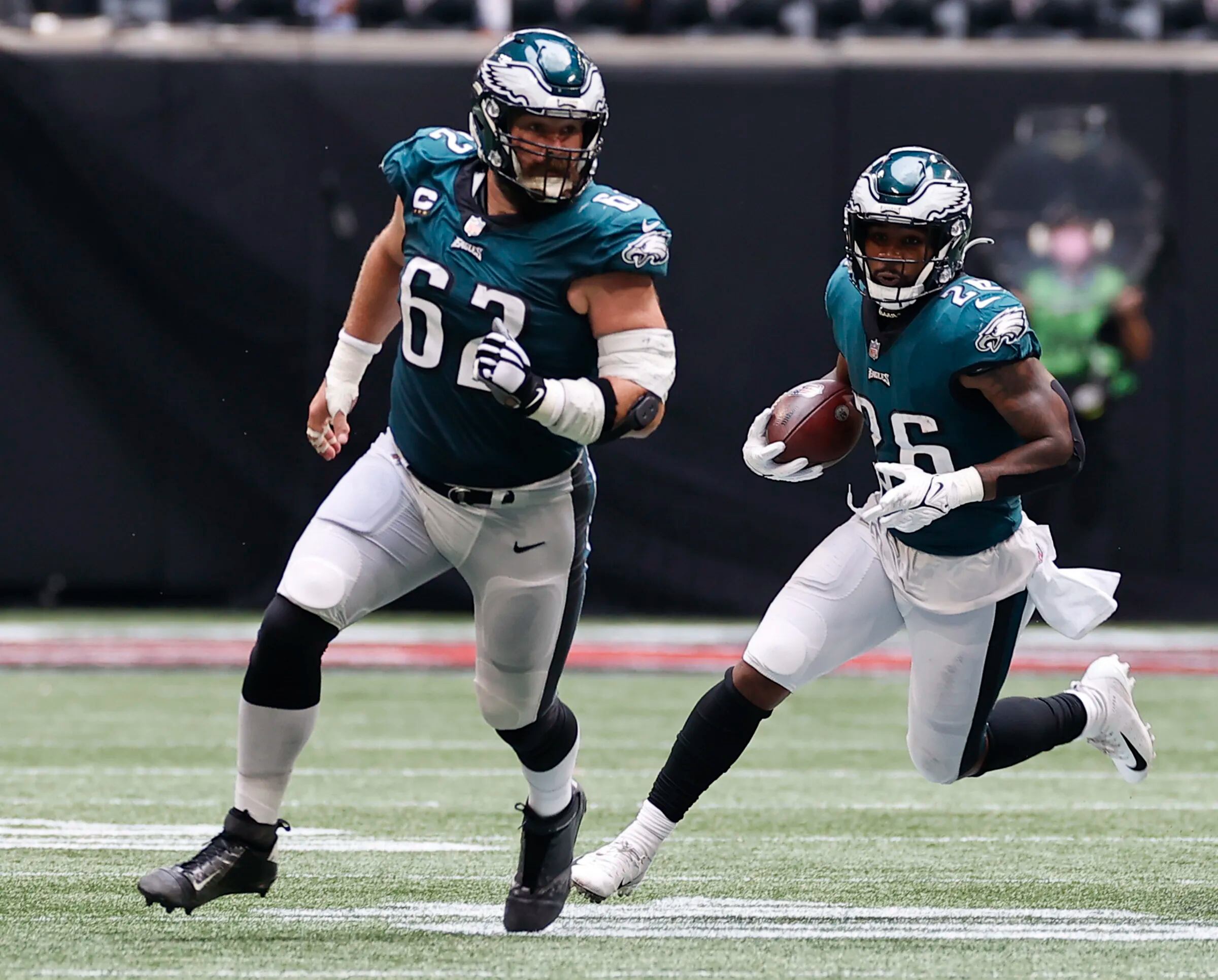 Cleveland Heights native Jason Kelce delivers epic speech at Philadelphia  Eagles' Super Bowl Parade