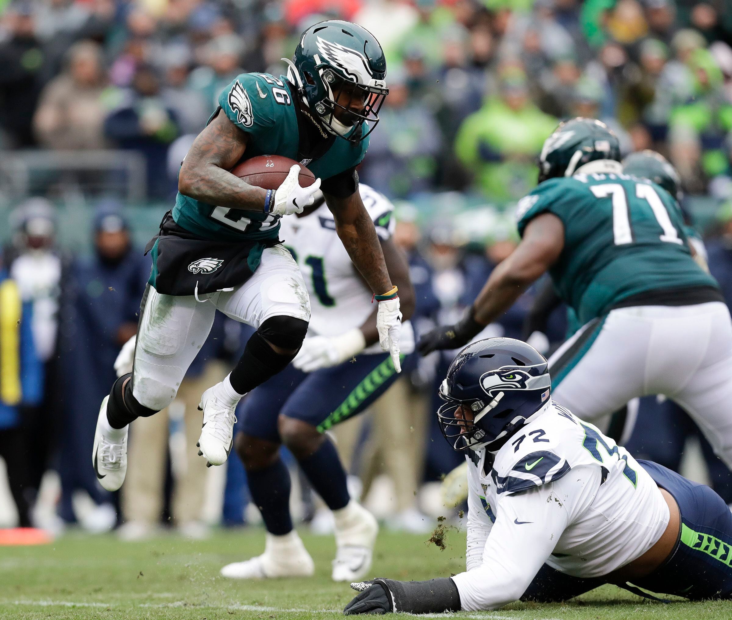 Standouts and strikeouts from Eagles' 24-10 loss to Seahawks