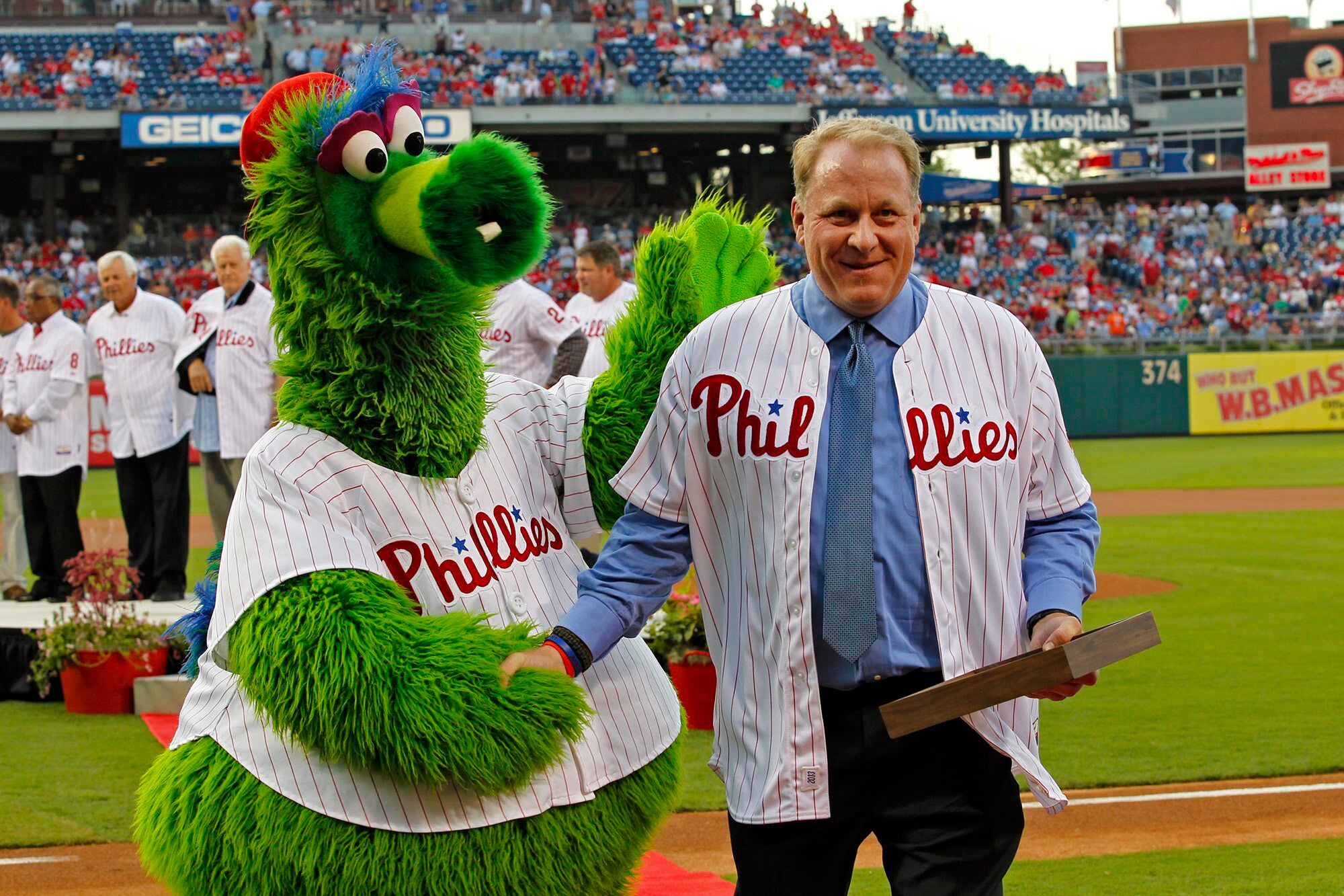 Phillies rookie Johan Rojas, destroyer of defensive metrics, is suddenly  their starting center fielder - The Athletic