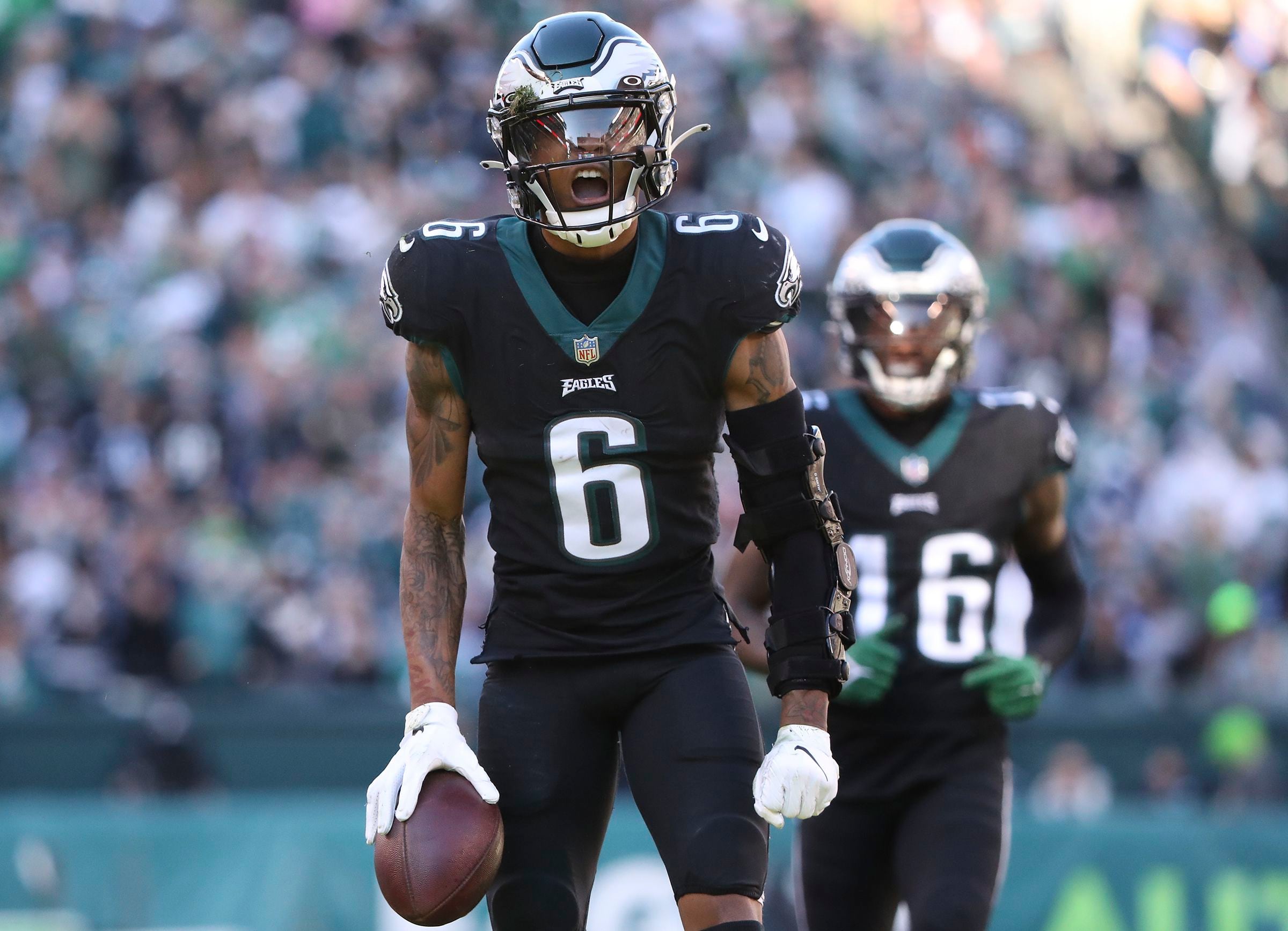 Big-time player' DeVonta Smith closes in on DeSean Jackson's Eagles rookie  record