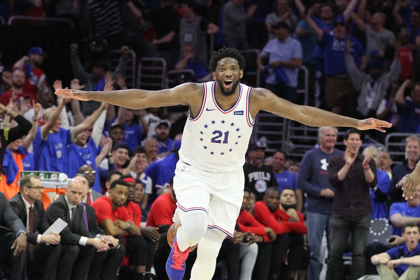 Sixers Rout Raptors Take 2 1 Lead In Nba Playoff Series Behind