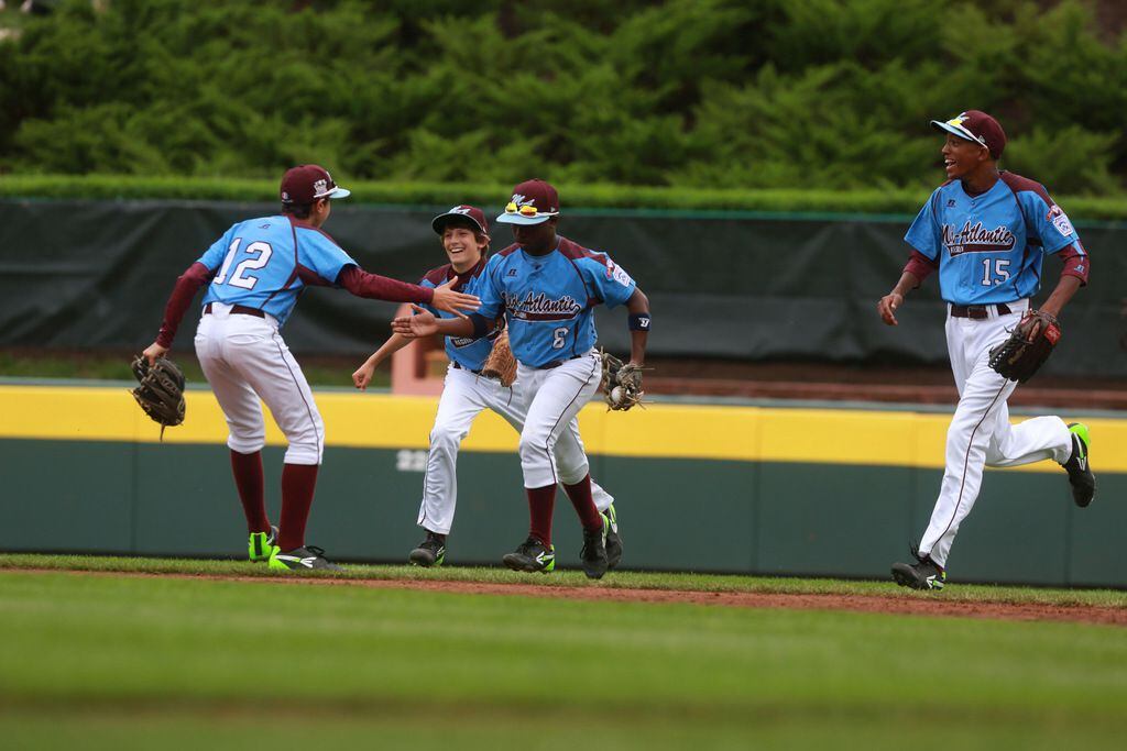 Mo'ne Davis gets hit; Philly rallies - ABC News