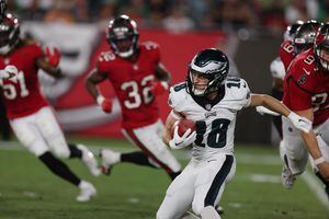 Eagles move to 3-0 as Jalen Hurts and the defense wear down the Bucs in a  25-11 win