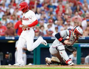 Offense clicks as Phillies pummel Dallas Keuchel and the Minnesota Twins,  13-2