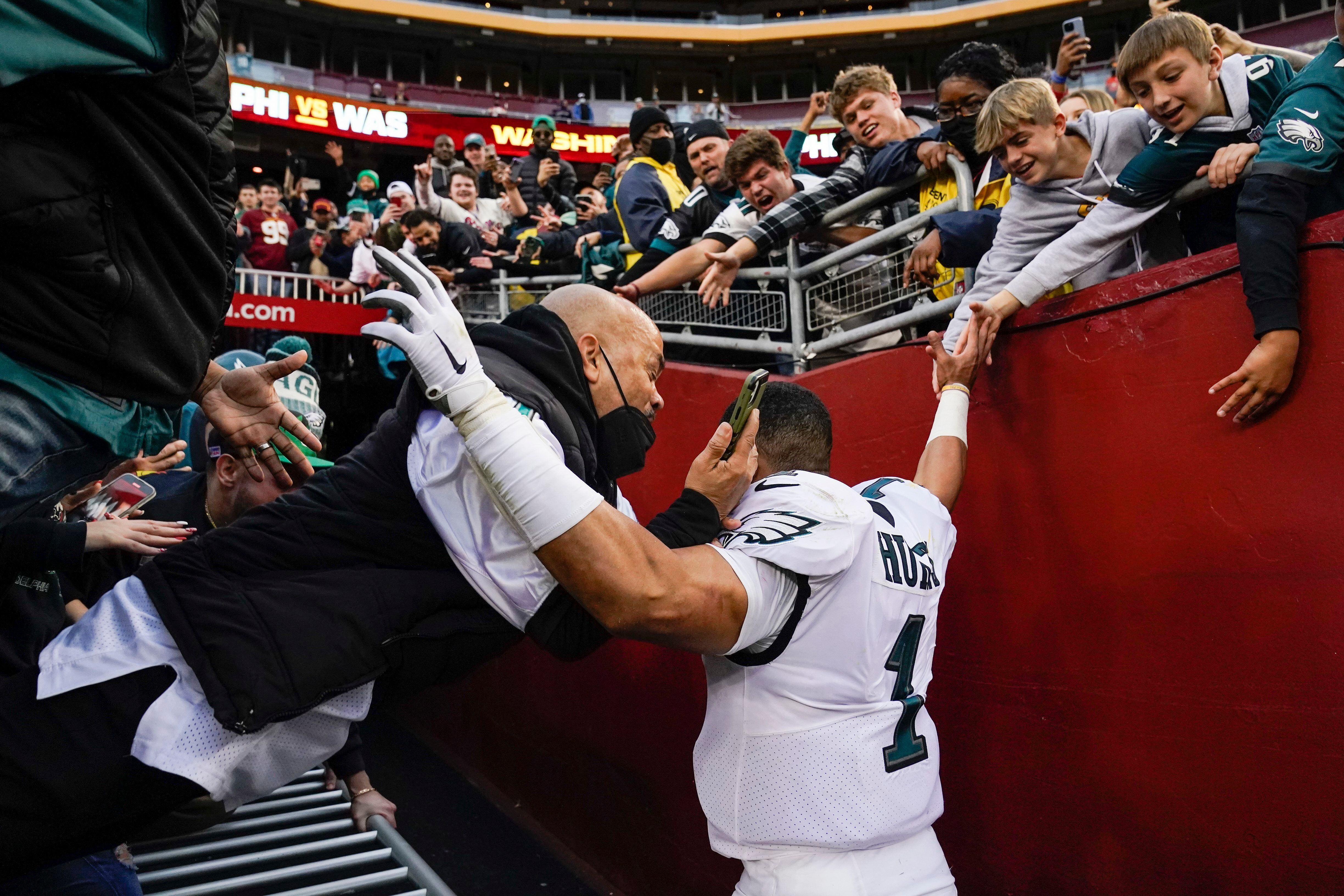 Eagles fans take over Washington's stadium, with many turning