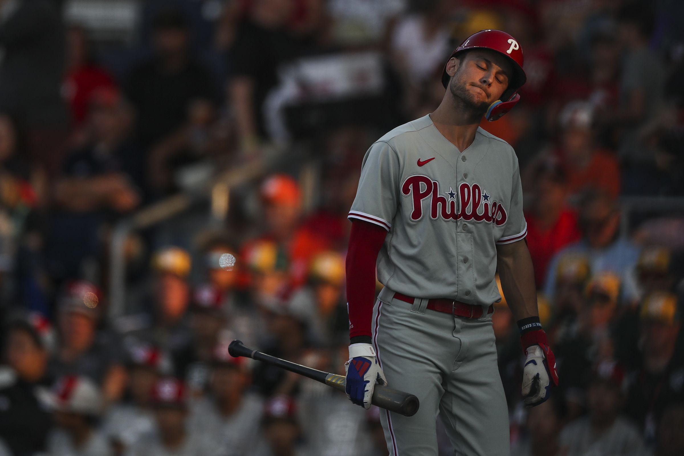 Phillies fall as Nationals hang on to 4-3 Little League Classic win