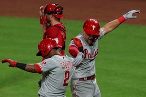 Phillies score 12 runs in first inning, rout Nationals 17-3