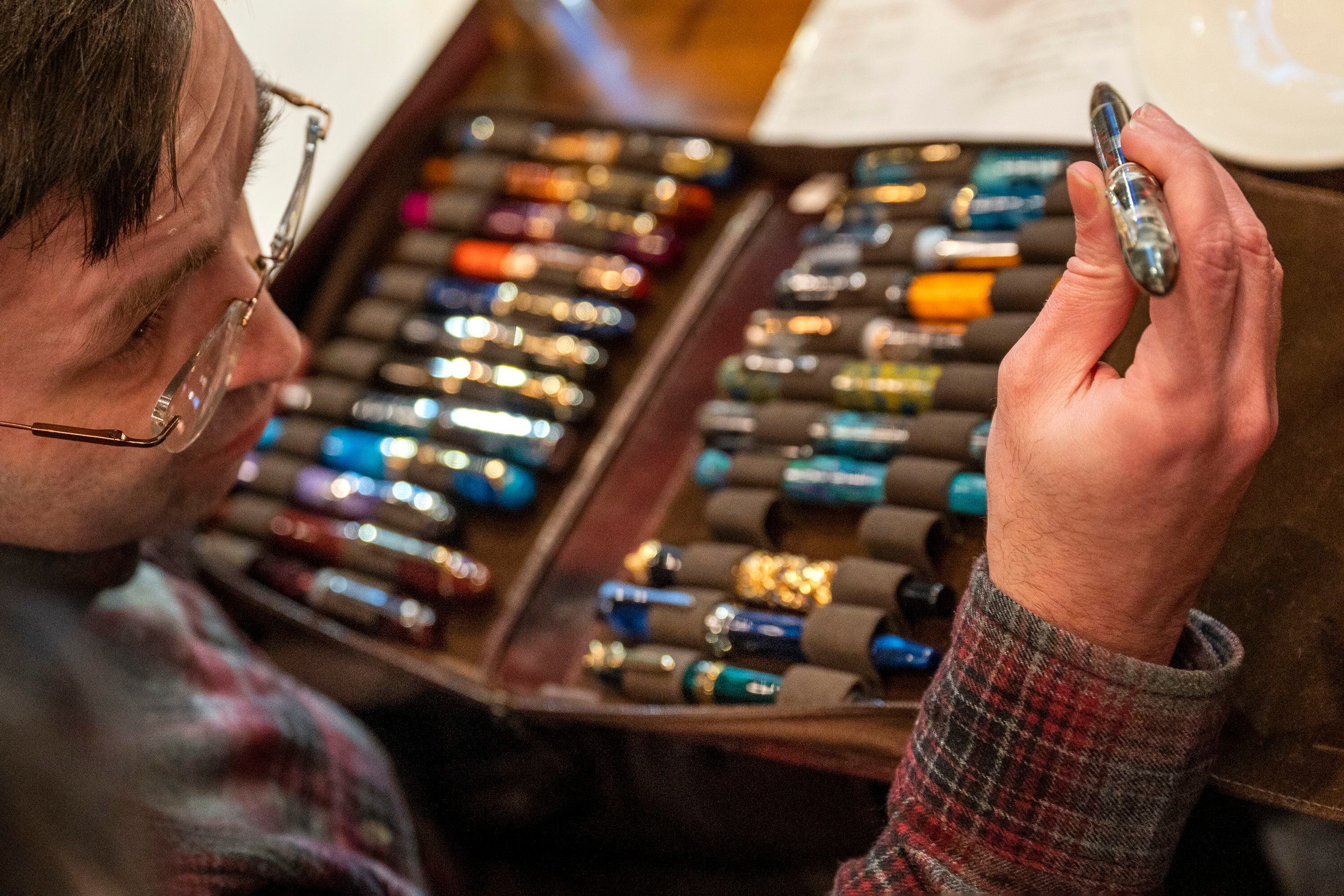 What do the red lines on the Marriott ballpoint pen mean? — The Pen Addict