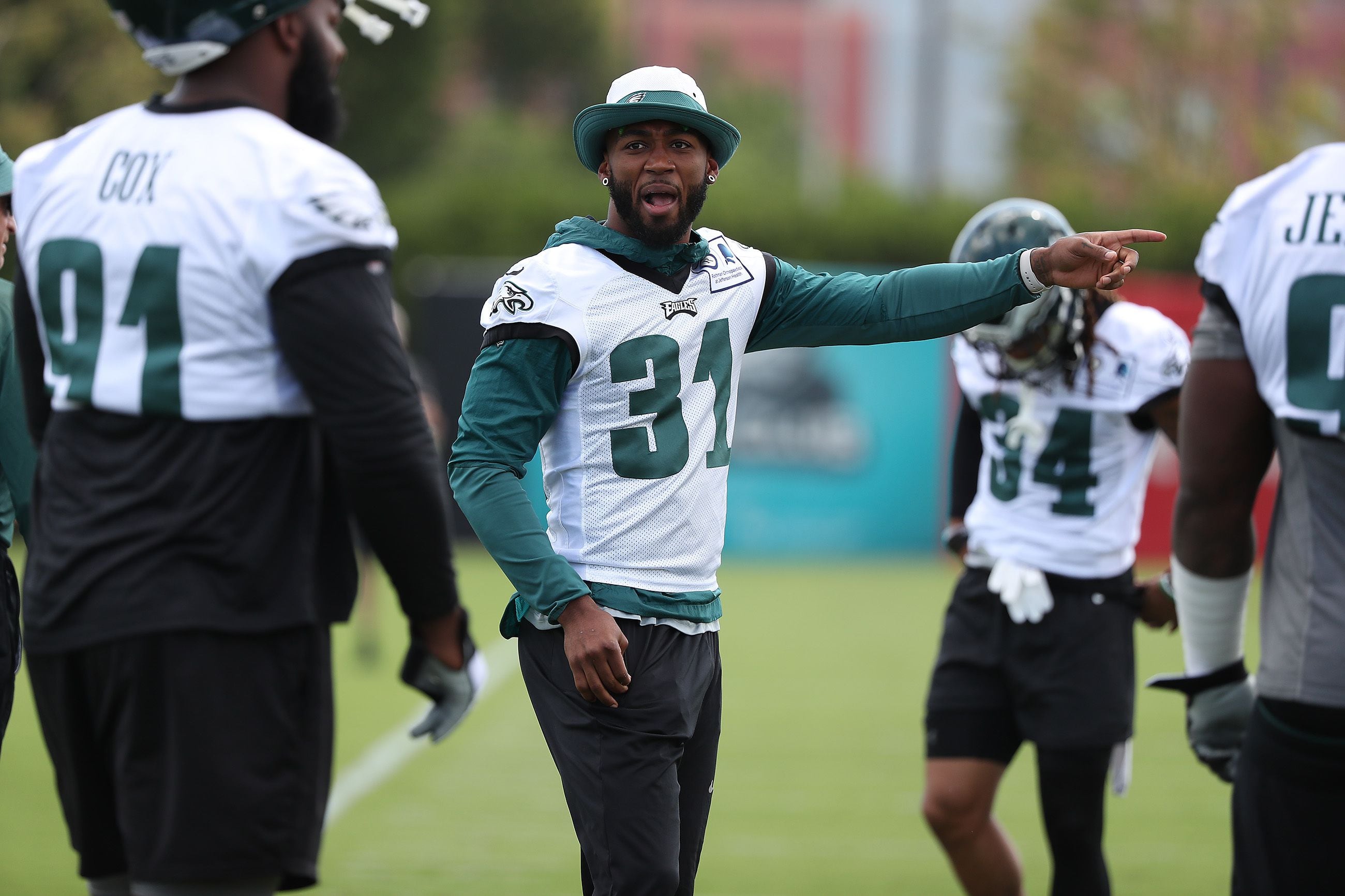 Bench Miles Sanders, Jason Kelce, Carson Wentz: How the Eagles should  handle their finale