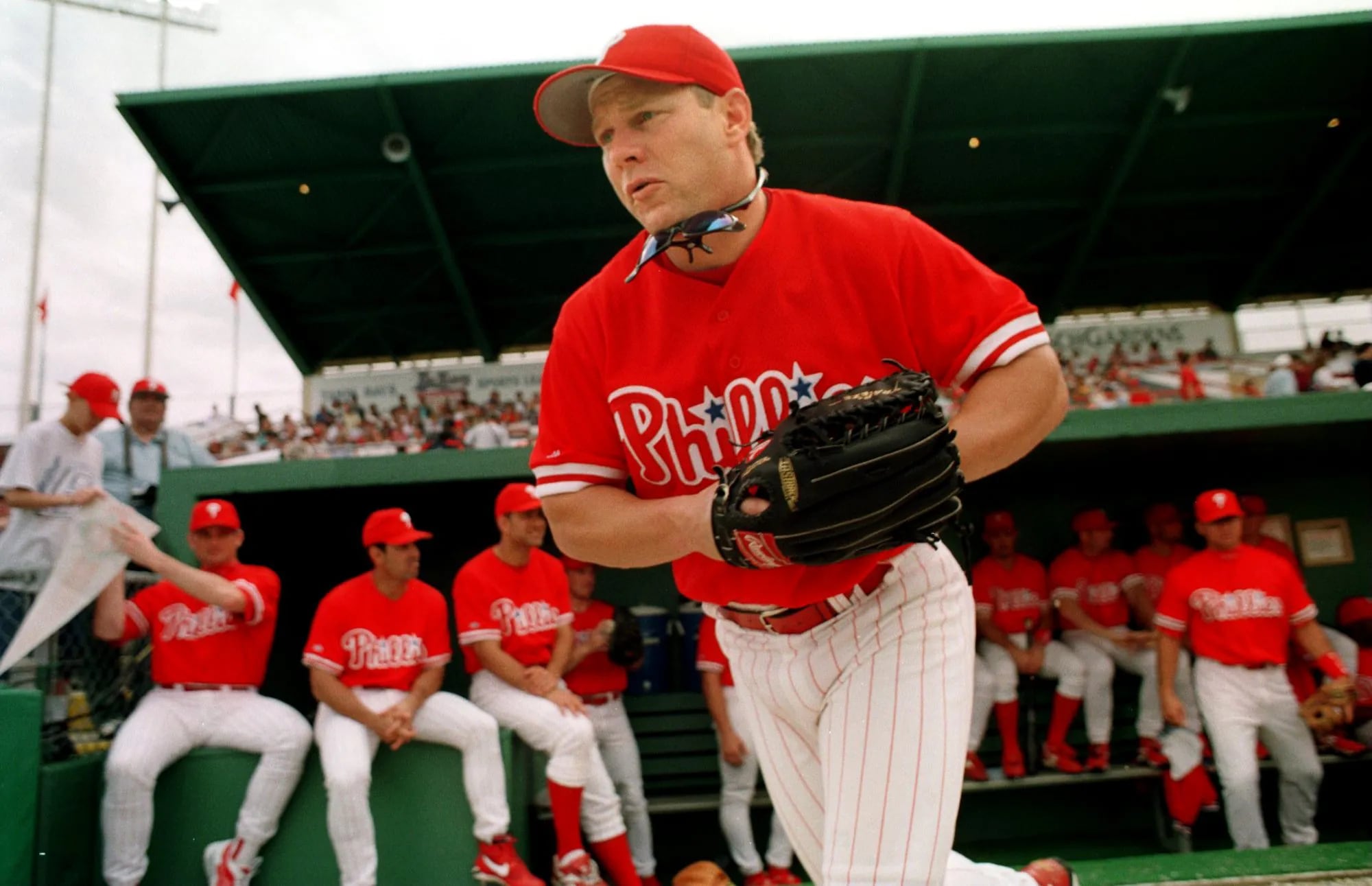 Say what you want about this dude personally, but for a few seasons, Lenny  Dykstra was one of the most exciting lead off hitters of all time! : r/ phillies