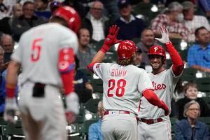 Second baseman had numb hand before scoring amid two-run, walkoff