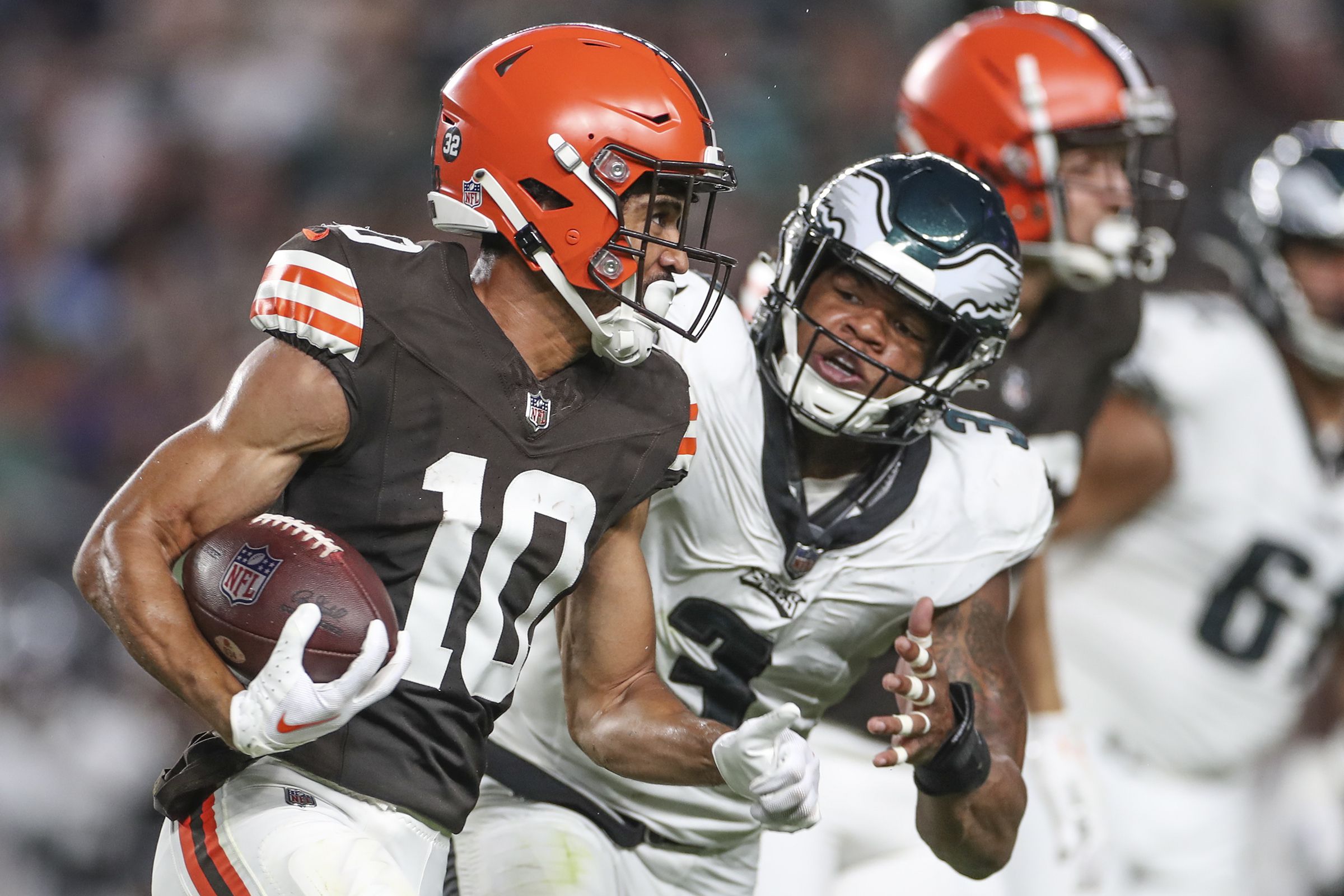 Backups Mariota, Thompson-Robinson battle as starters rest in Eagles-Browns  18-18 preseason tie