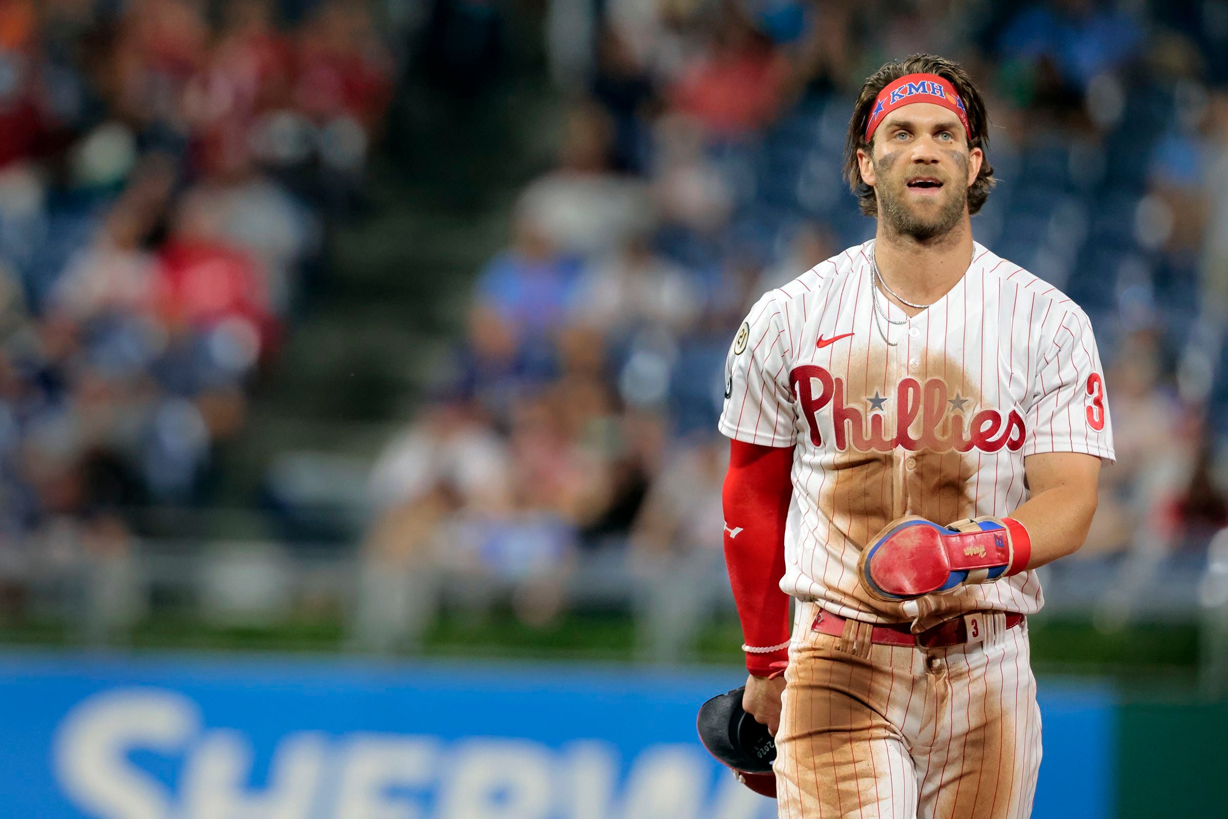 Phillies moving Rhys Hoskins to left field negating his offensive value