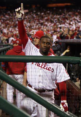 Ryan Howard takes a swing during the game – Stock Editorial Photo