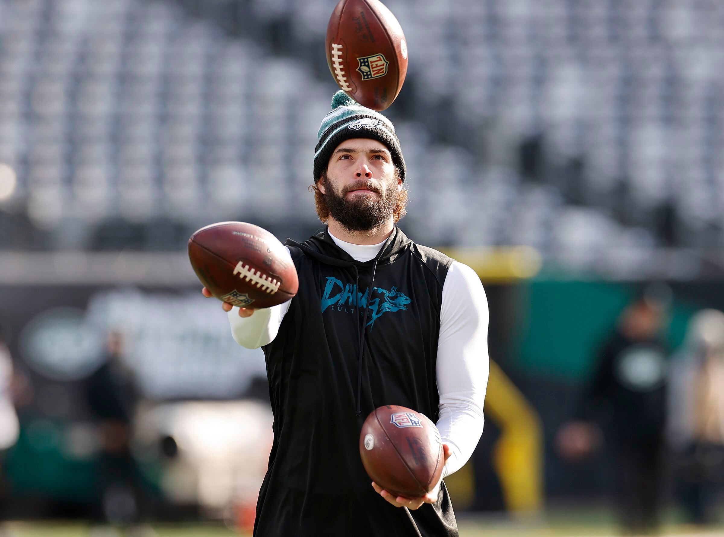 East Rutherford, New Jersey, USA. 5th Dec, 2021. Philadelphia Eagles  quarterback Gardner Minshew (10) warmup prior to game against the New York  Jets at MetLife Stadium in East Rutherford, New Jersey on