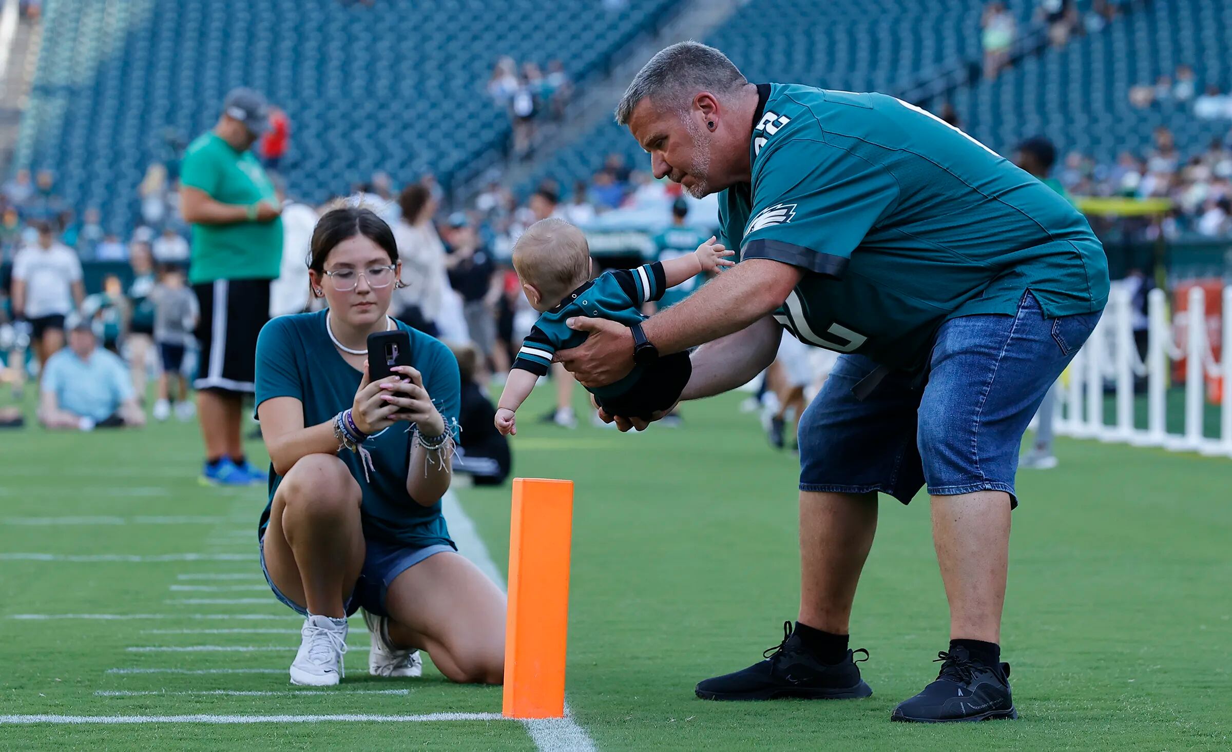 Philadelphia Eagles fans editorial stock photo. Image of philadelphia -  22769963