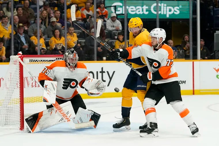 Flyers condemn fans who threw bracelets on the ice in Game 3 - ESPN