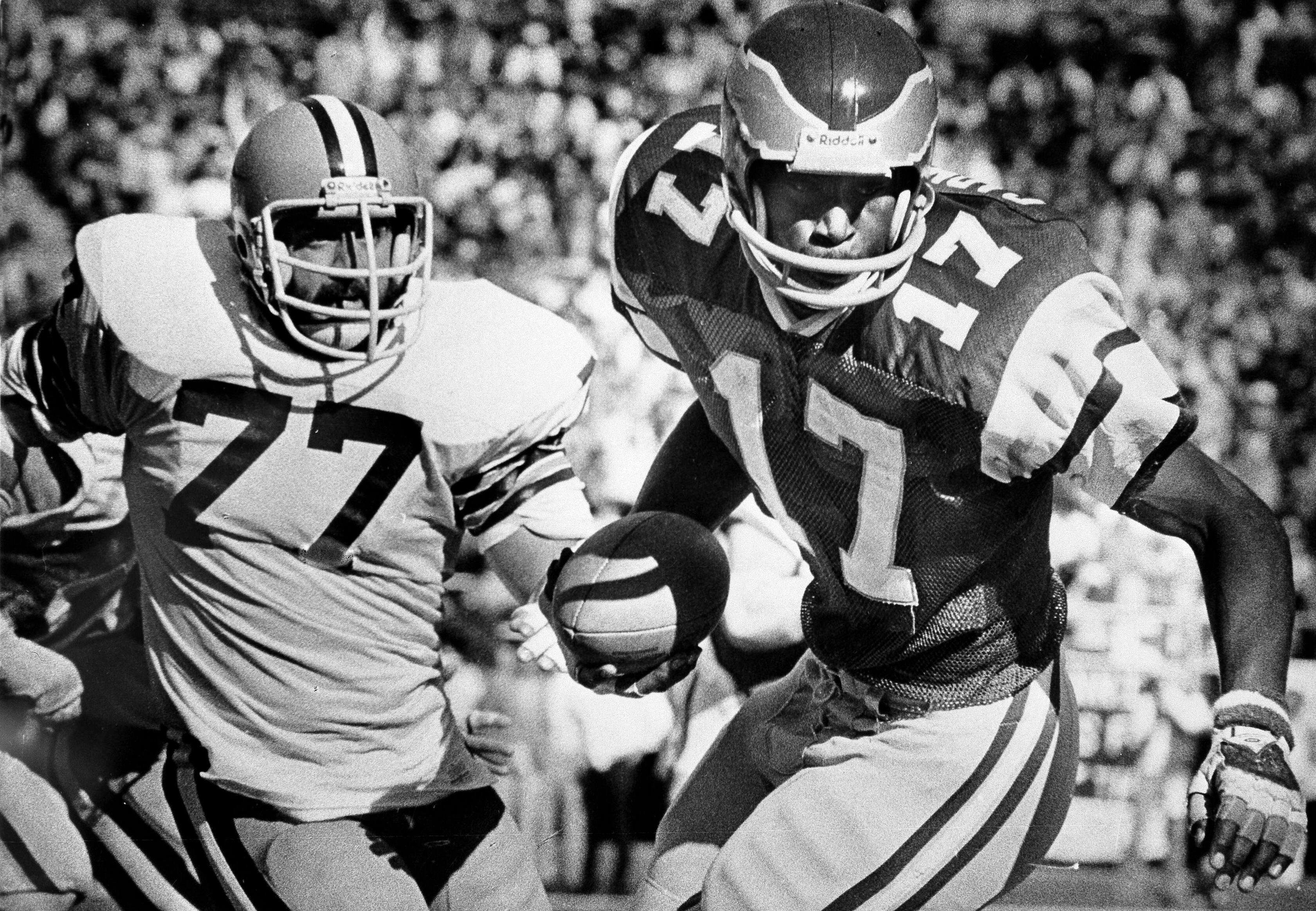 Eagles great Harold Carmichael awaits Pro Football Hall of Fame