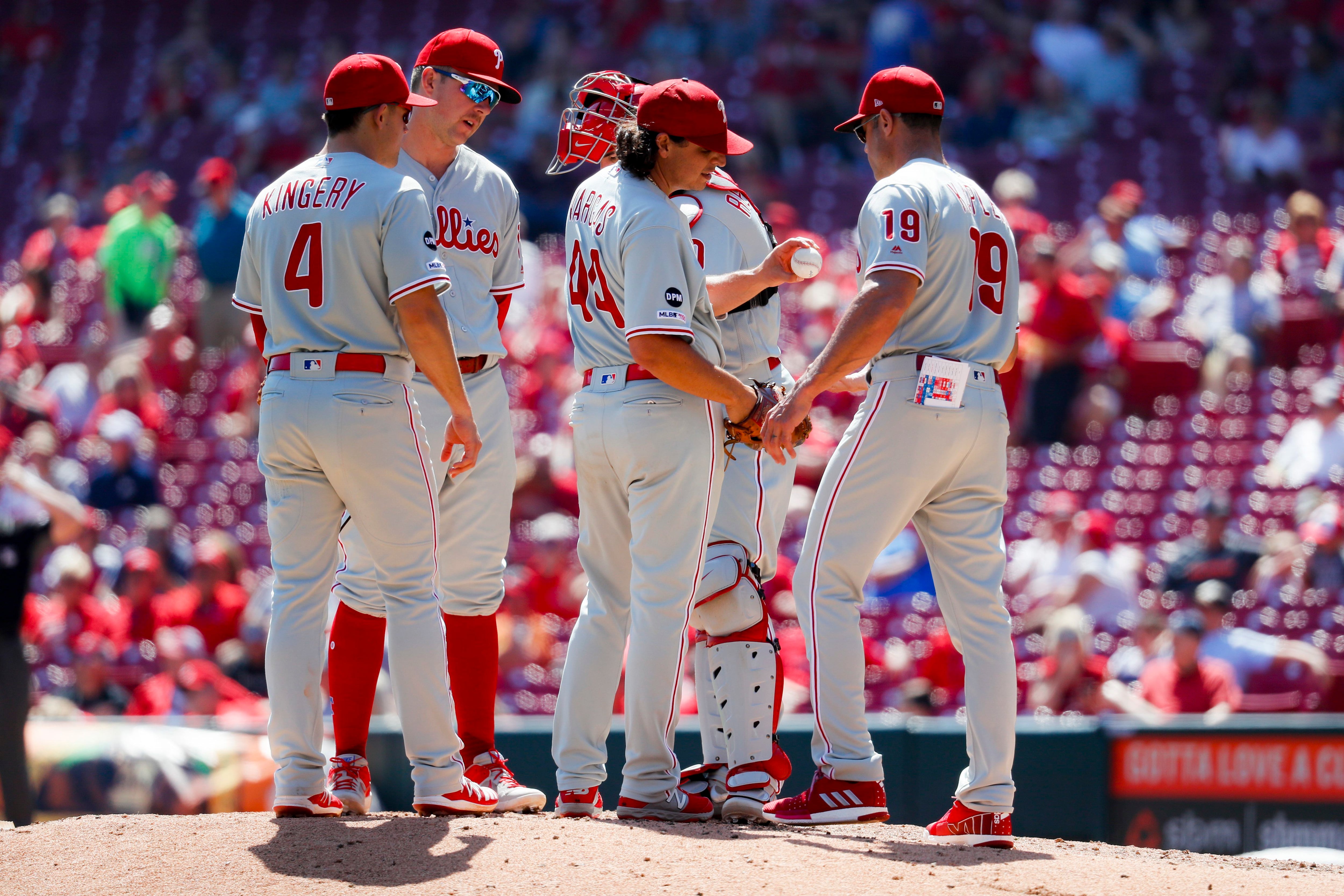 Reds offense goes flat in loss to Phillies