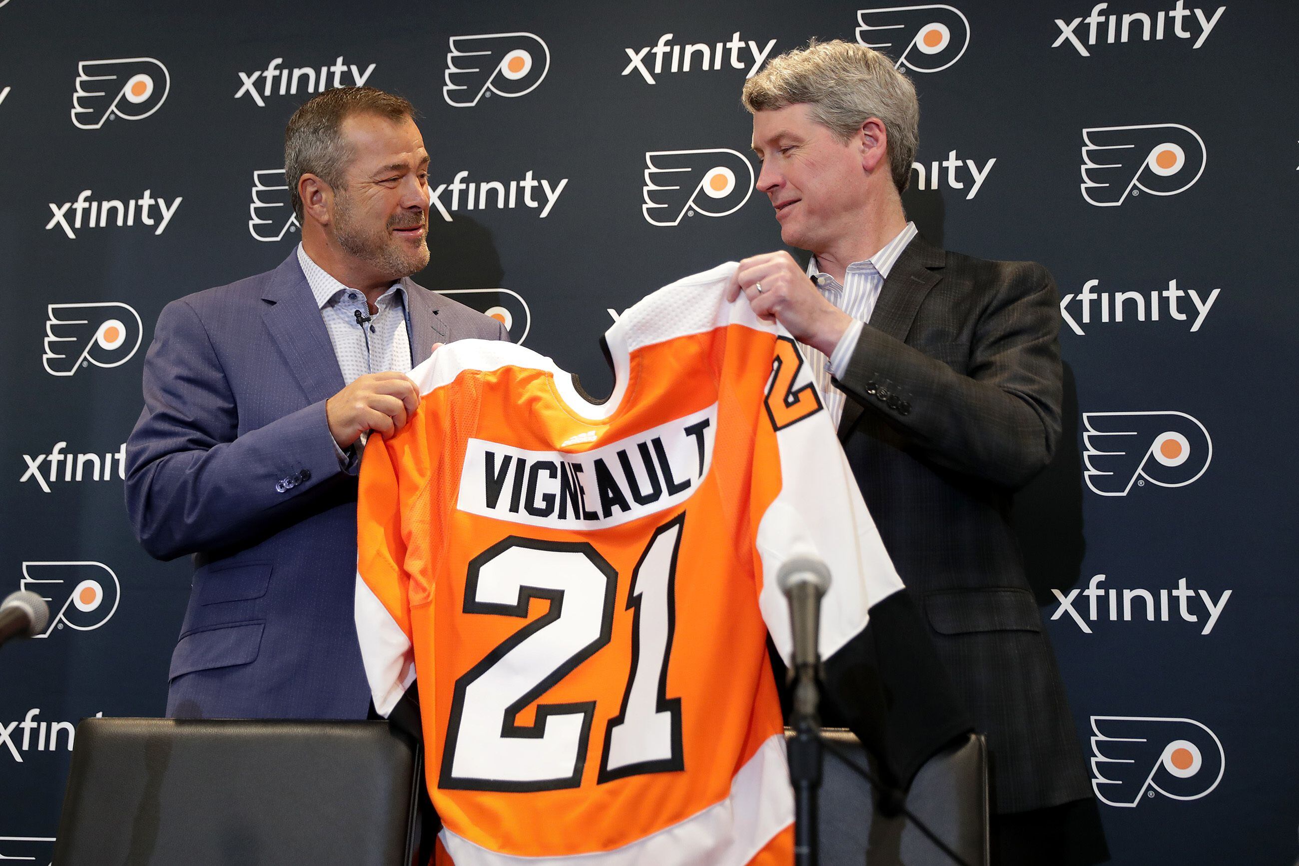 Flyers coach Alain Vigneault asked Claude Giroux, Jake Voracek