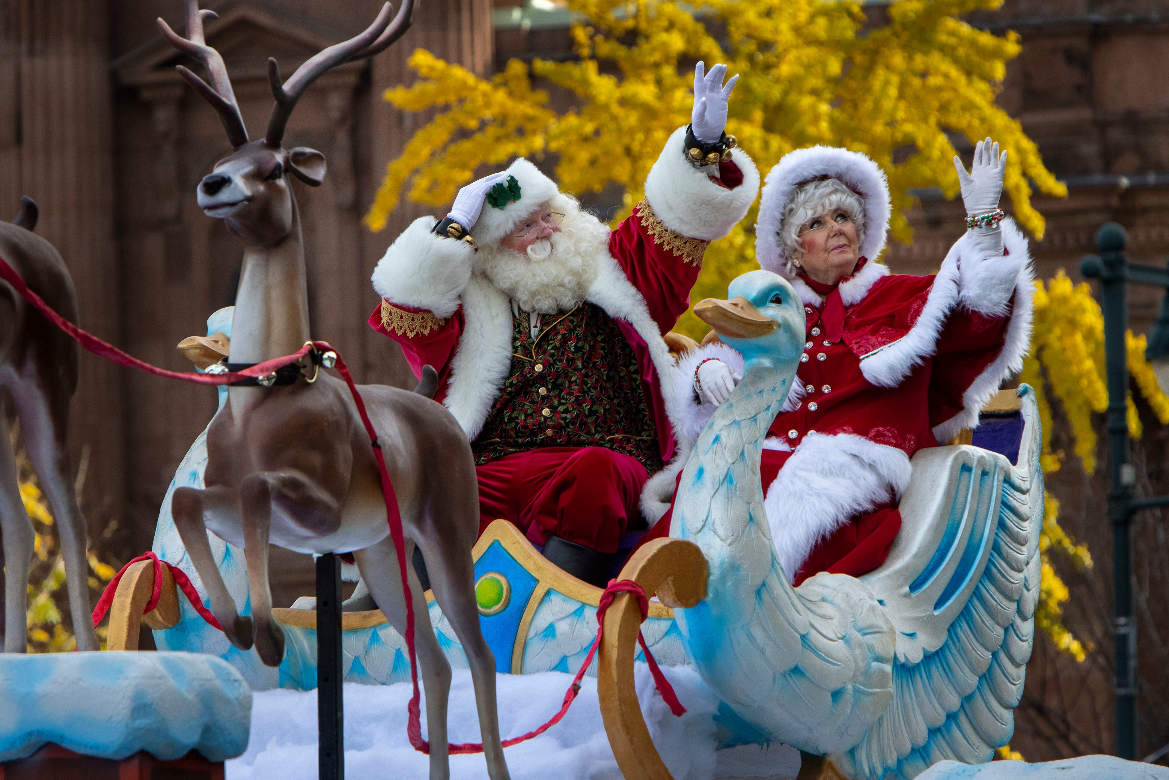 Cecily Tynan - Thanksgiving Day Parade coverage with my young