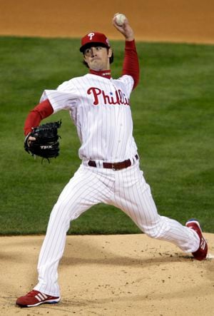 2008 WS Gm1: Hamels pitches seven strong innings 