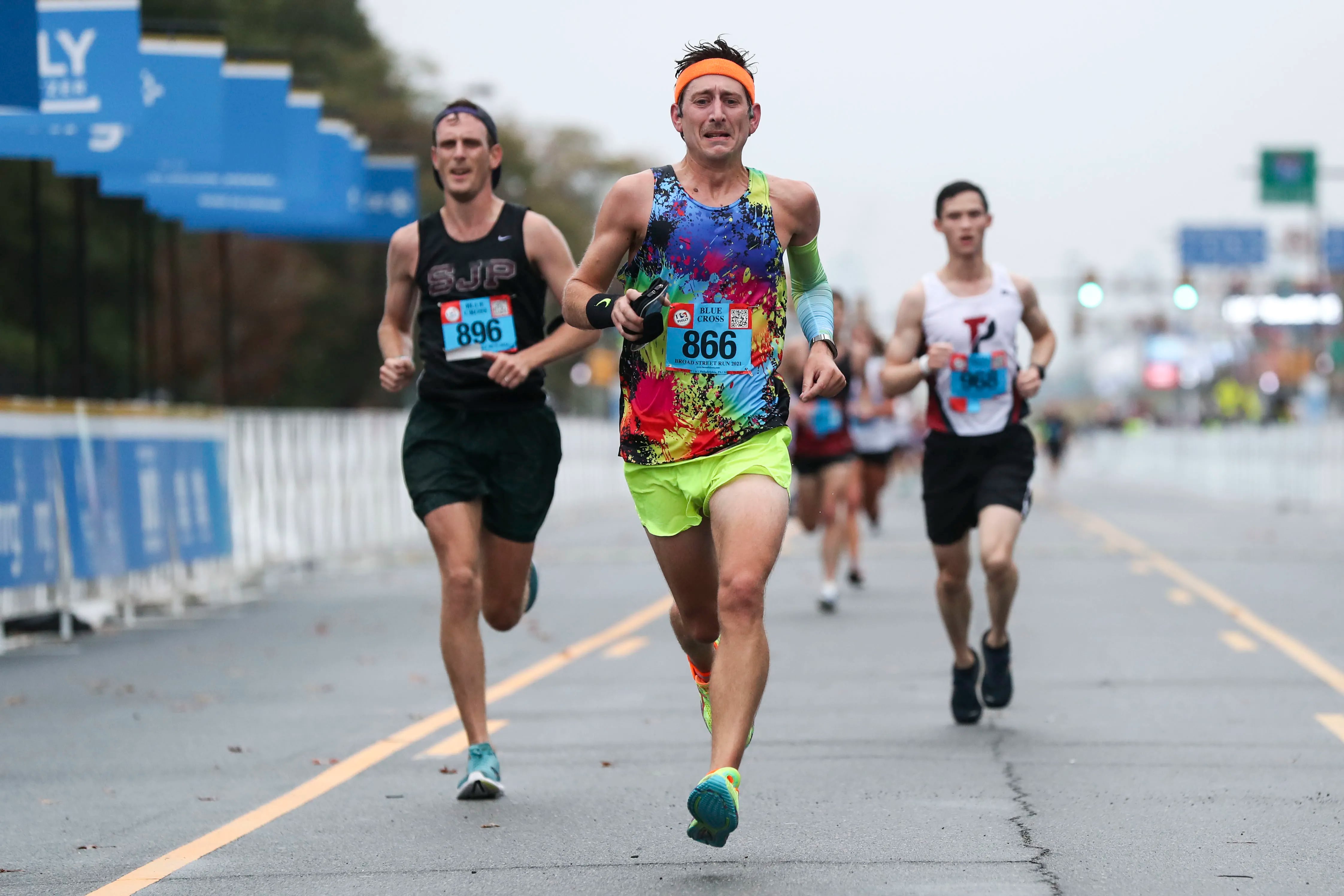 Broad Street Run: Philly man runs race with basketball and Allen