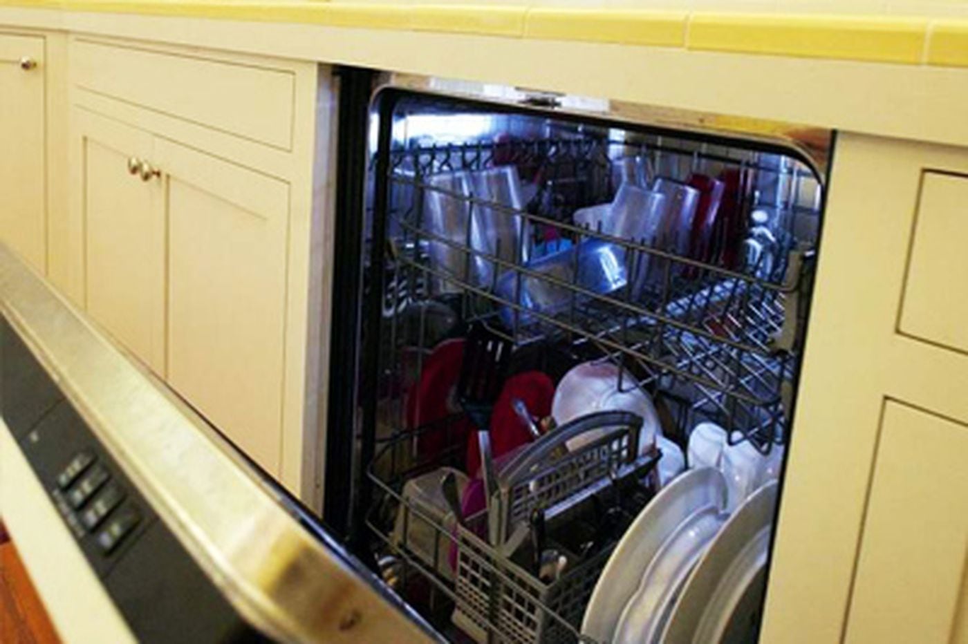 Readers deal with rusting dishwasher racks