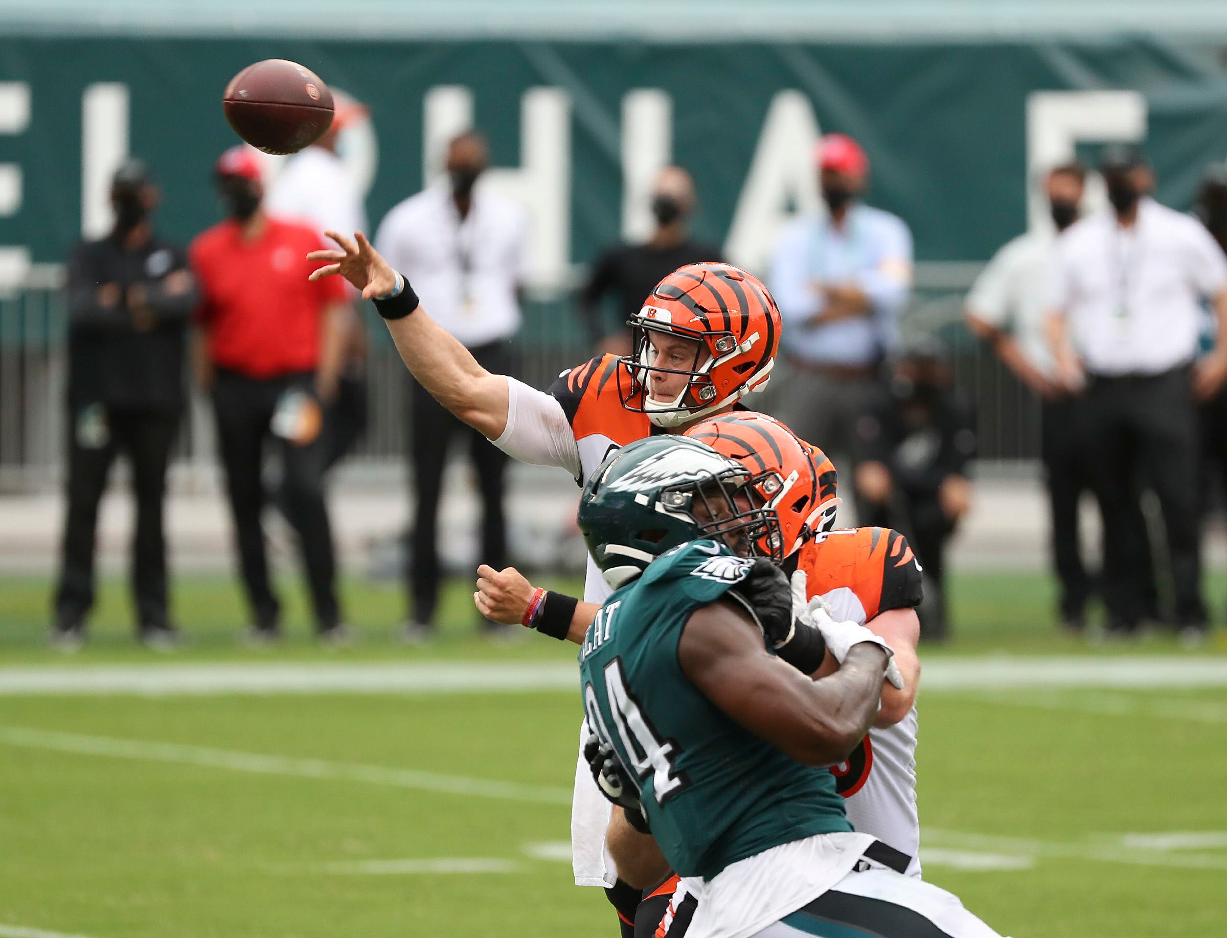 Cincinnati Bengals' Jessie Bates (30) celebrates an interception with LeShaun  Sims (38) during the first half